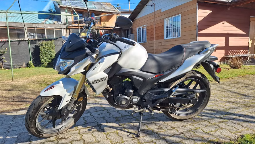 Moto Lifan Kps 200.