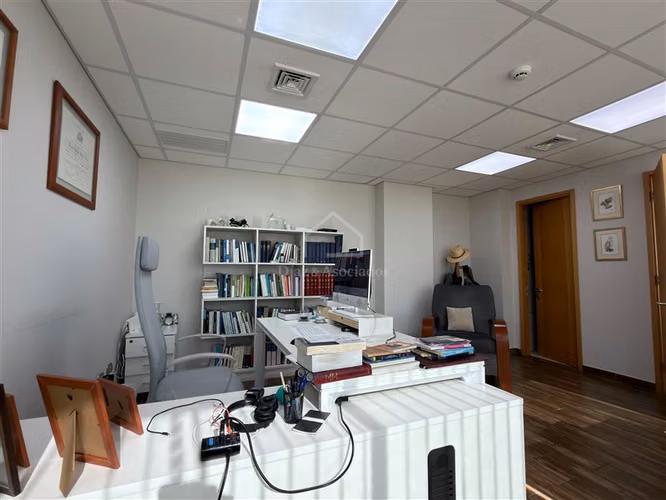 Oficina en arriendo en Talca, Edificio España