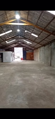 ARRIENDO BODEGA DE 300 MT2