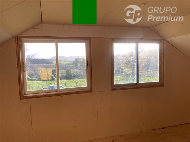 Casa en venta 4D2B en terreno de 5000mt2 en Teodoro Schmidt