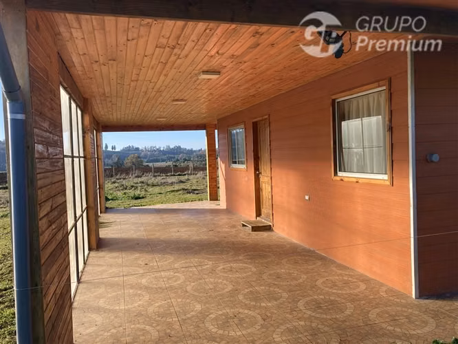 Casa en venta 4D2B en terreno de 5000mt2 en Teodoro Schmidt