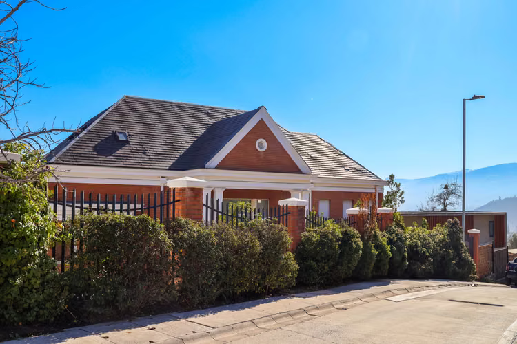 Casa estilo Georgiana, 1501 m2, Quinchamalí (172025)