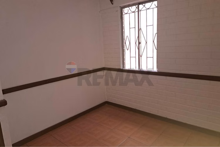 Casa 3-4 dormitorios mas espacio comercial