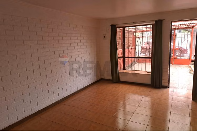 Casa 3-4 dormitorios mas espacio comercial