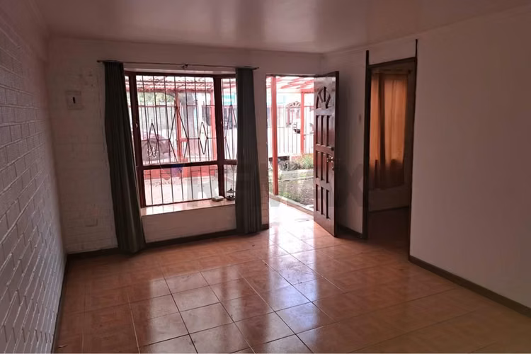 Casa 3-4 dormitorios mas espacio comercial
