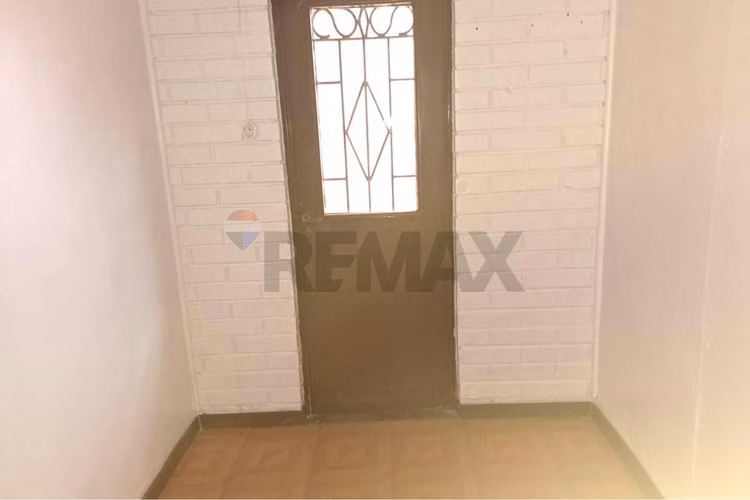 Casa 3-4 dormitorios mas espacio comercial