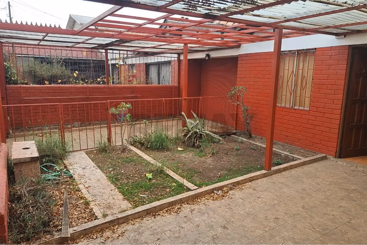 Casa 3-4 dormitorios mas espacio comercial