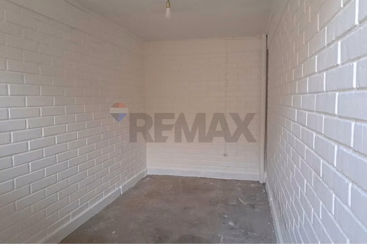 Casa 3-4 dormitorios mas espacio comercial