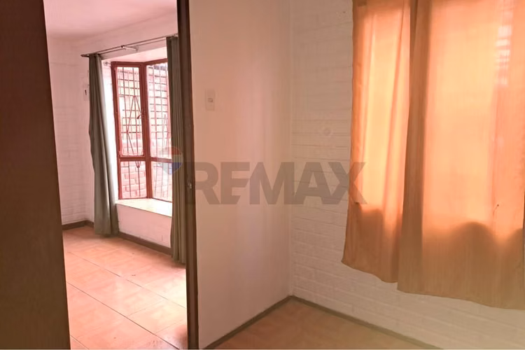 Casa 3-4 dormitorios mas espacio comercial