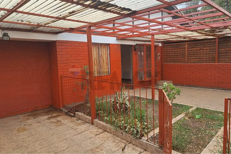 Casa 3-4 dormitorios mas espacio comercial