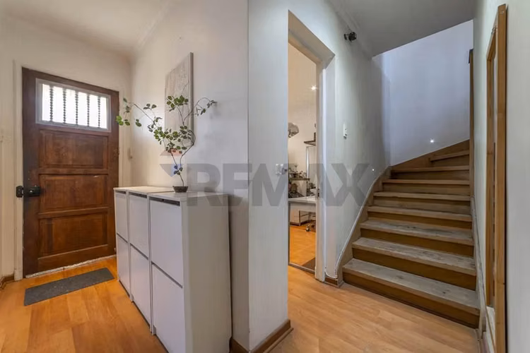 Casa con gran jardin en la reina