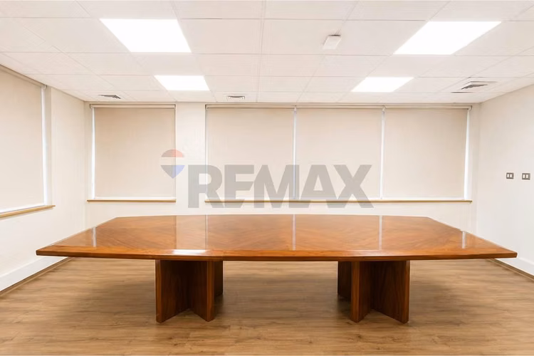 Oficina en arriendo el golf 100 m² habilitada