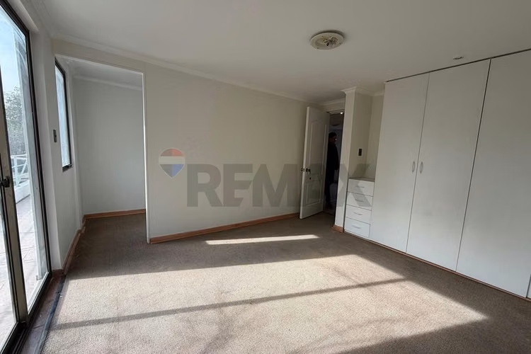 Arriendo dos casas independientes calle sucre