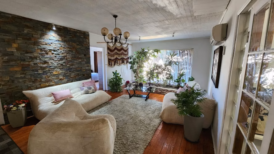 VENDO CASA CON 5 DORMITORIOS EN LA COMUNA DE PEUMO