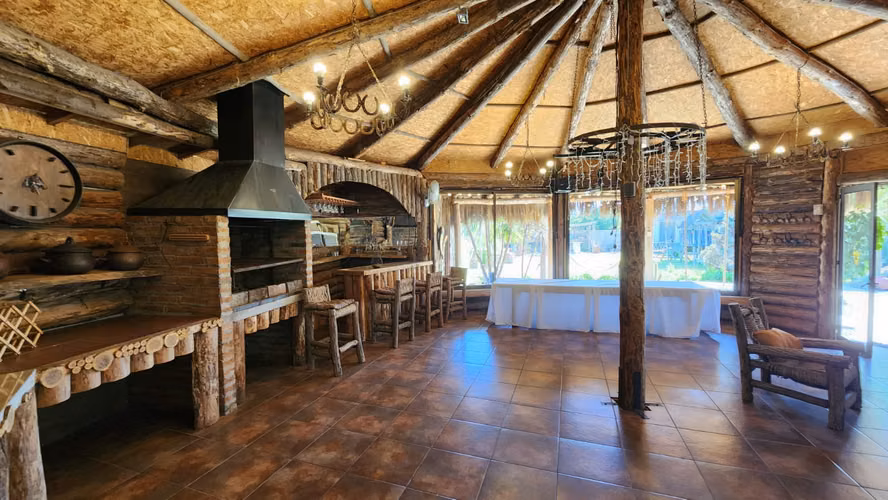 REBAJADA HERMOSA CASA DE 200 M2 EN TERRENO 2400 M2 EN PEUMO