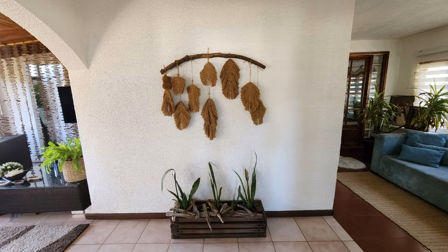 REBAJADA HERMOSA CASA DE 200 M2 EN TERRENO 2400 M2 EN PEUMO