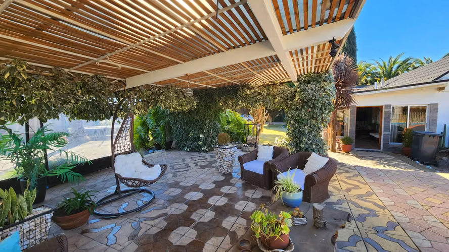 REBAJADA HERMOSA CASA DE 200 M2 EN TERRENO 2400 M2 EN PEUMO