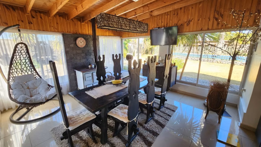 REBAJADA HERMOSA CASA DE 200 M2 EN TERRENO 2400 M2 EN PEUMO