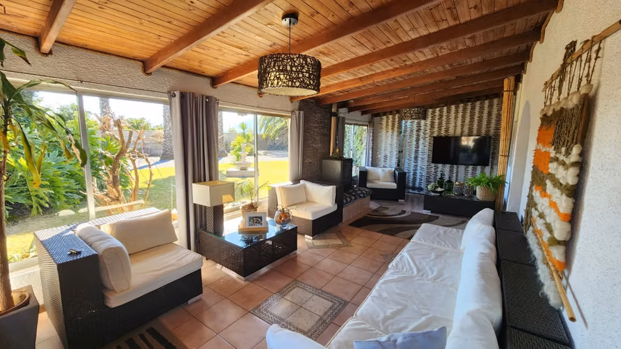REBAJADA HERMOSA CASA DE 200 M2 EN TERRENO 2400 M2 EN PEUMO