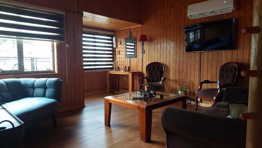 Casa grande para Oficina, Centro Puerto Aysen (82371) - Imagen 3