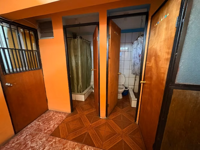 OPORTUNIDAD DE ARRIENDO DE PIEZA EXCELENTE HOSTAL