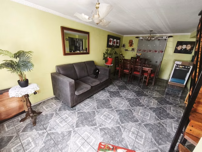 Excelente Casa de 3 Dormitorios Frente a Parque - Sector Casas Viejas, Puente Alto