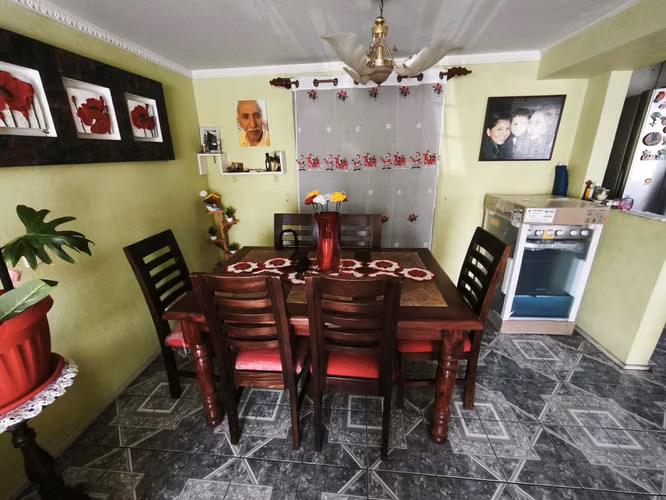 Excelente Casa de 3 Dormitorios Frente a Parque - Sector Casas Viejas, Puente Alto - Imagen 5