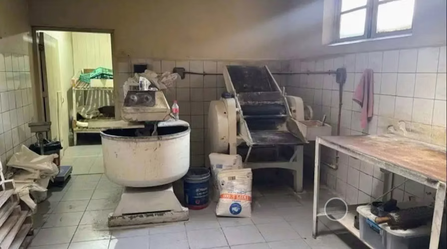 Local Comercial con panaderia funcionando y patentes al dia