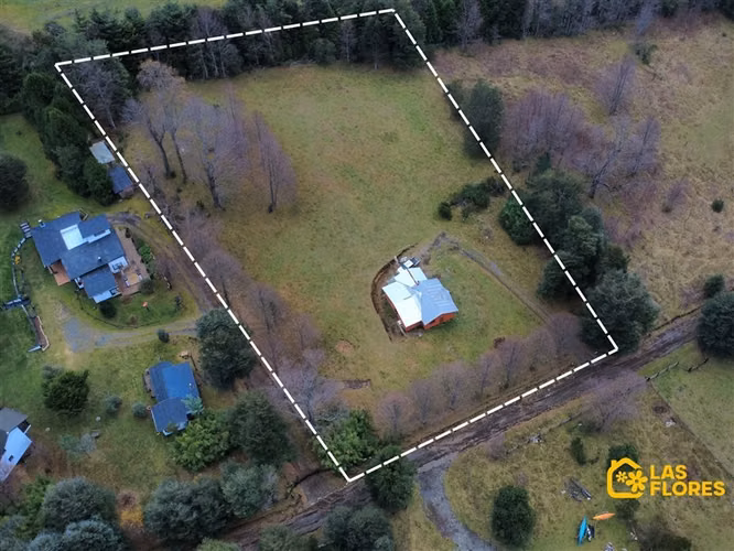 CASA CON TERRENO DE 7900 M2 - CERCANO AL CENTRO DE PUCÓN