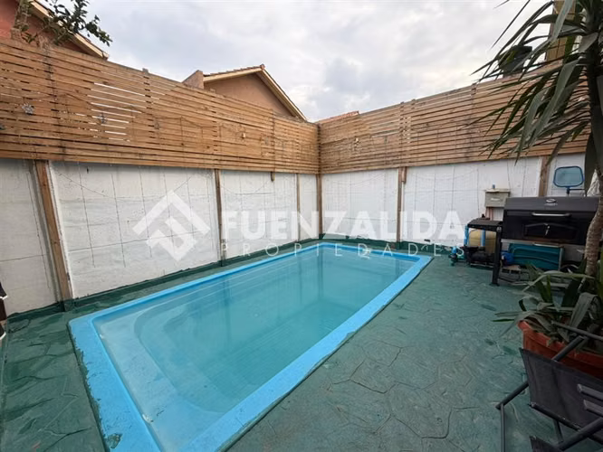 Casa en venta de 3 dorm. en San Bernardo