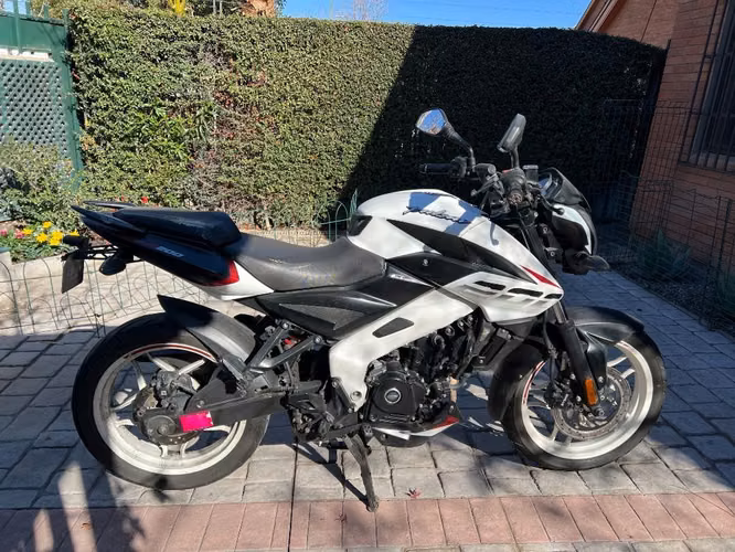 Bajaj pulsar ns 200 fi 2021 ( al día )