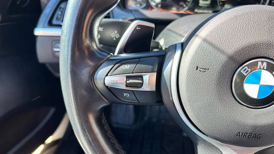 BMW 650 4.4 4X2 AT 2P (2015)
