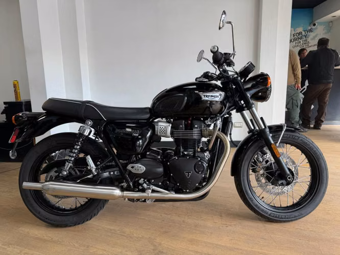 TRIUMPH BONNEVILLE T100 - AÑO 2024