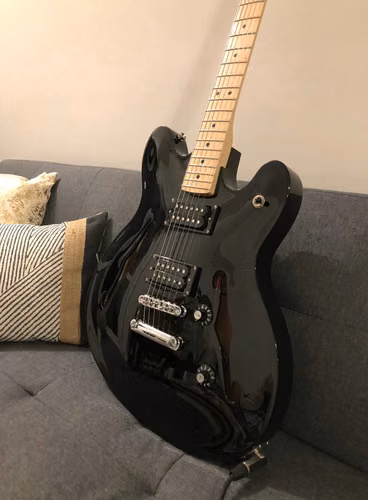 PACK GUITARRA Squier By FENDER Affinity Series Starcaster Negra + Amplificador ORANGE Crush 12 WATTS