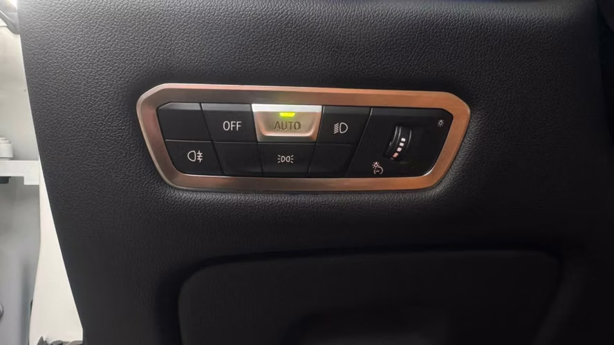 BMW X6 3.0 X-DRIVE 30D DIESEL M SPORT 4WD AT 5P (2023)