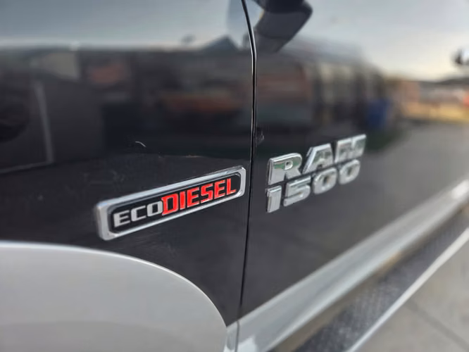 DODGE RAM 1500 LARAMIE 4X4 DIESEL