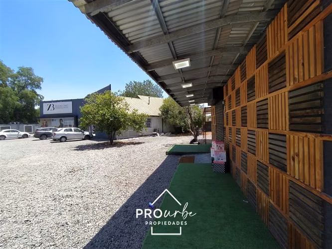 Local Comercial primera linea en Av. Chicureo