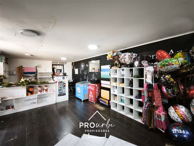 Local Comercial primera linea en Av. Chicureo