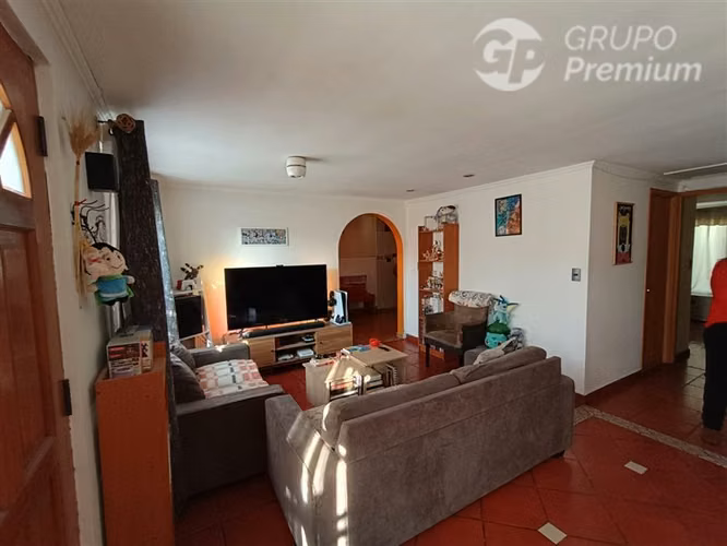EXCELENTE OPORTUNIDAD DE COMPRA EN MAIPU ACOGEDORA CASA