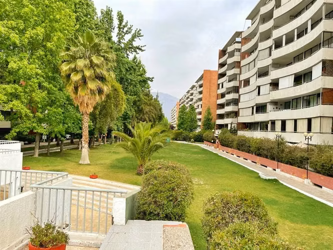 Departamento en arriendo de 4 dorm. en La Reina