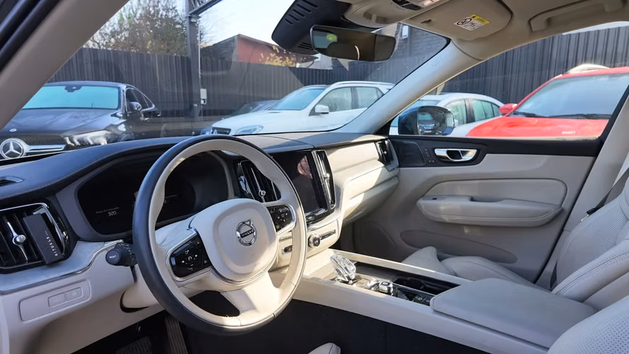 VOLVO XC60 RECHARGE ULTIMA AWD 2025