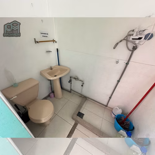 Se arrienda amplio y remodelado local comercial en centro de Quillota