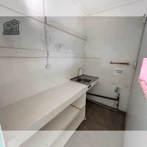 Se arrienda amplio y remodelado local comercial en centro de Quillota