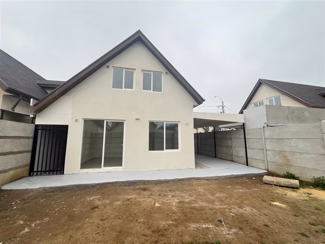 Casa en arriendo de 4 dorm. en oriente de Talca
