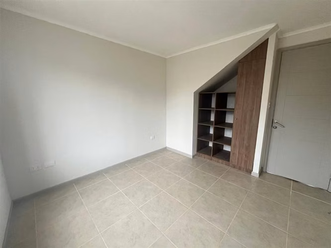 Casa en arriendo de 4 dorm. en oriente de Talca