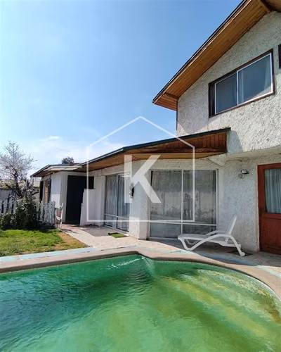 12.590 UF se venden 2 casas en 1 villa macul Macul