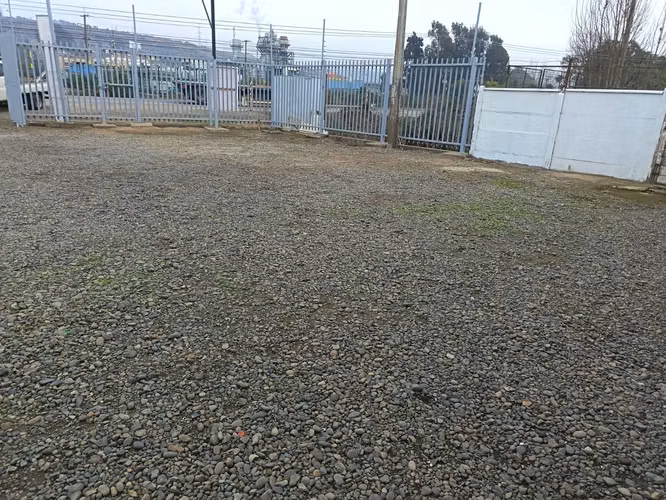 Se Arrienda Bodega de 300mts2 con Patio de maniobra de 600mts2 en Concon Sector industrial