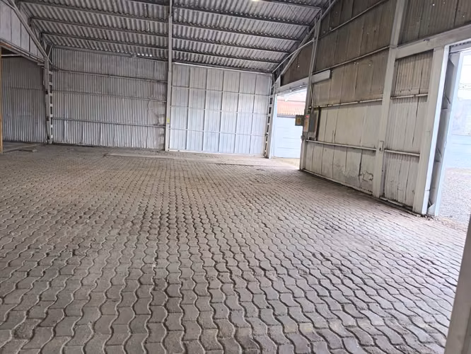 Se Arrienda Bodega de 300mts2 con Patio de maniobra de 600mts2 en Concon Sector industrial