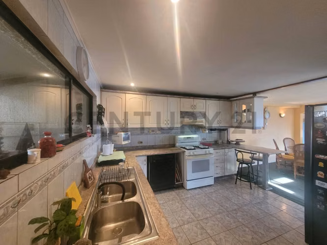 Venta de casa con vista espectacular en Quintero - Imagen 17