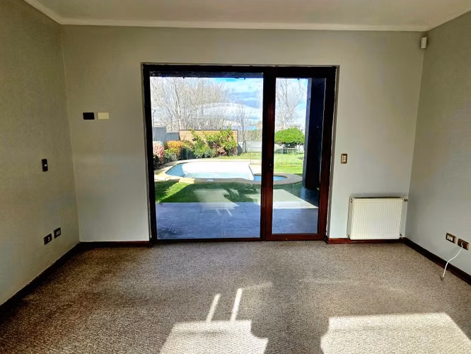 Arriendo casa en condominio en Avda. Gabriela Mistral